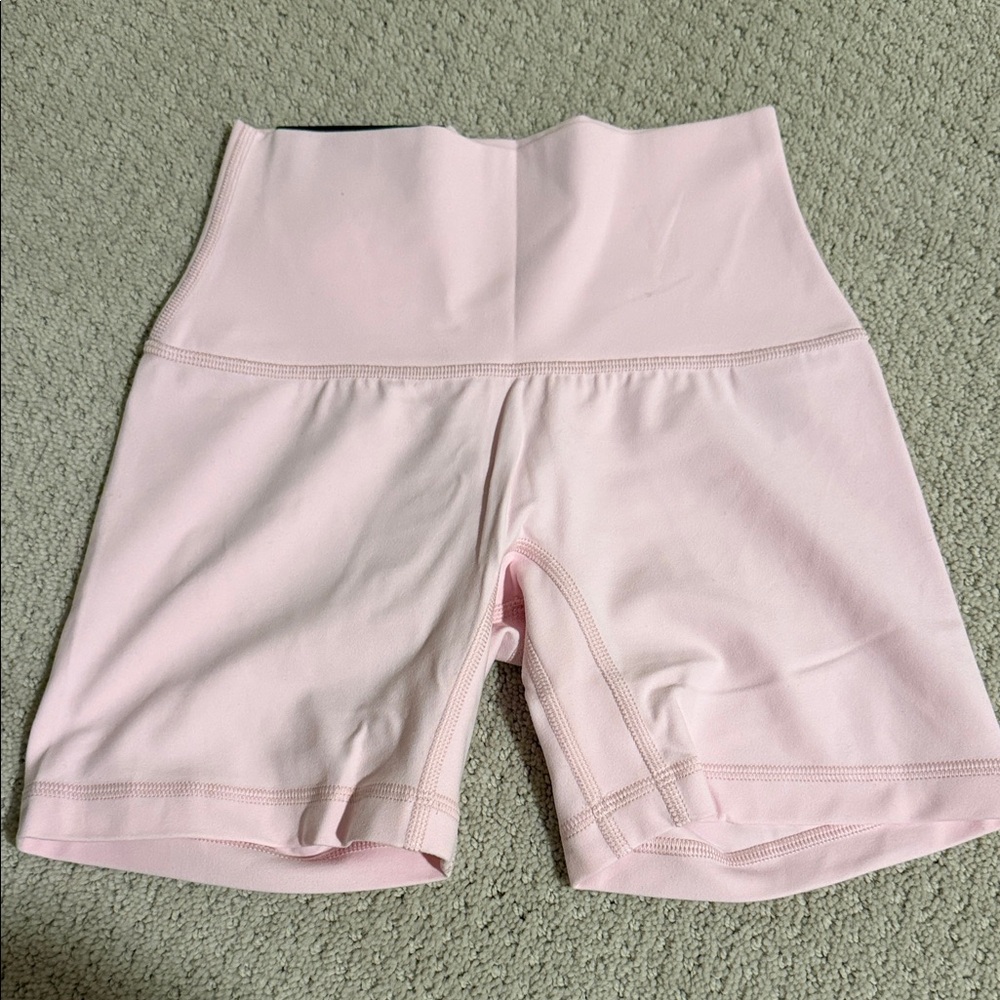 Aritzia Light Pink Women's Bike Shorts